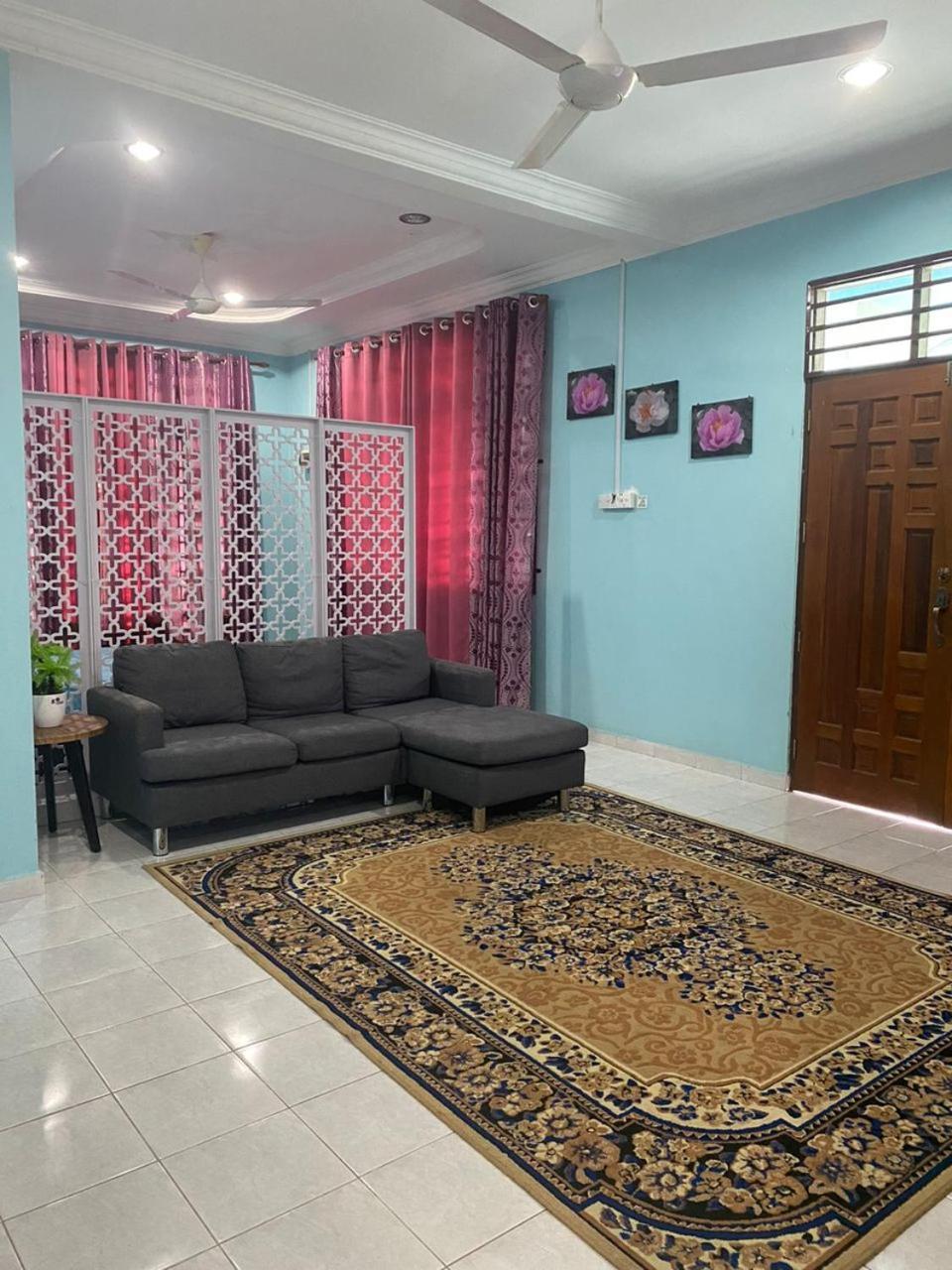 Seri Idaman Guest House Pasir Mas Екстериор снимка